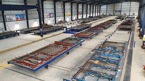Hallenansicht_der_CSP_Zentralschiebebühnenanlage_bei_Starworth