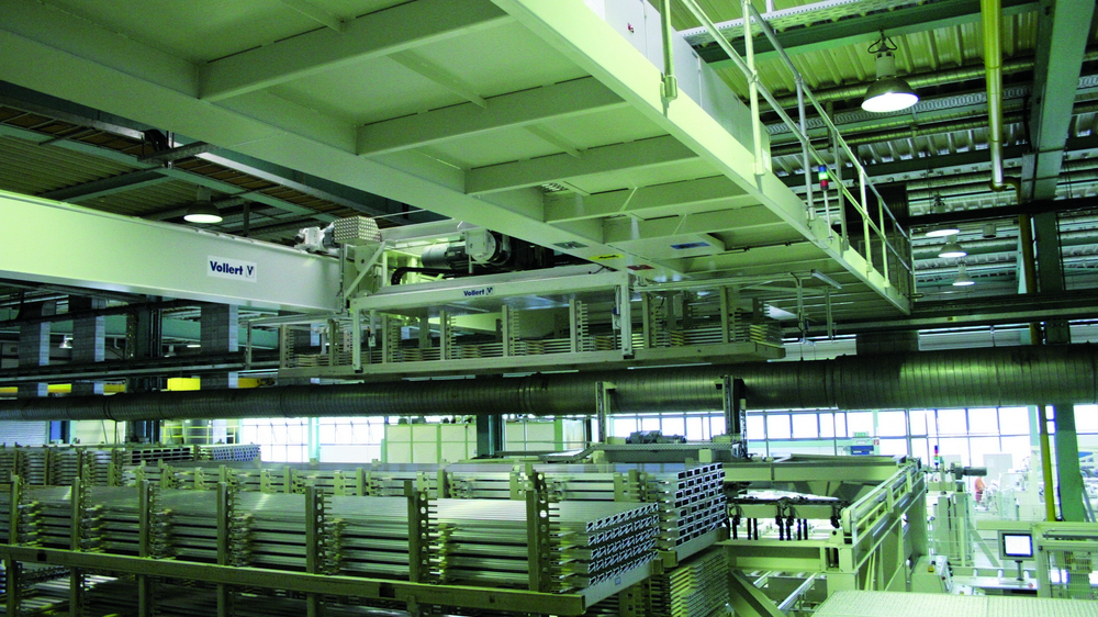 Automatikkran_für_Flächenlager_mit_150_Lagerplätzen_bei_Hydro_Aluminium