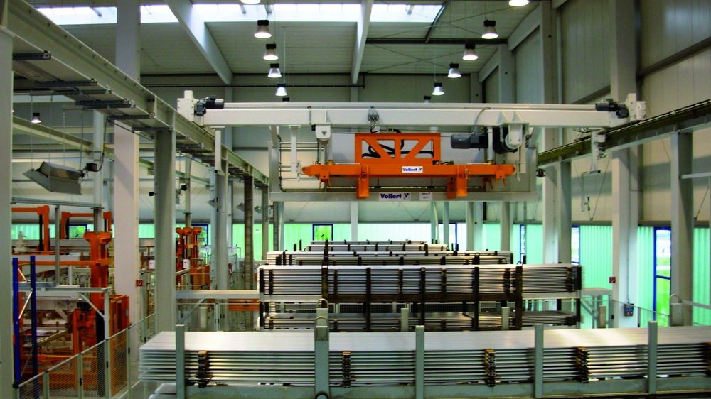 Automatikkran_für_Flächenlager_mit_120_Lagerplätzen_bei_Hydro_Aluminium