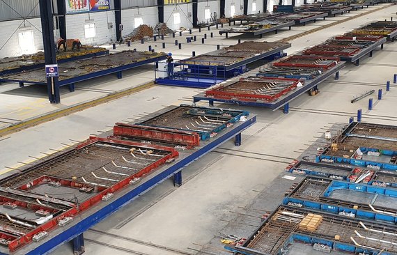 Hallenansicht_der_CSP_Zentralschiebebühnenanlage_bei_Starworth